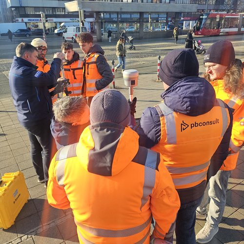 Vermessungsgerät Trimble02