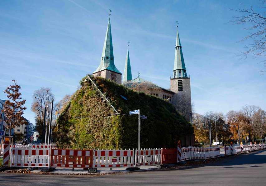Neues Endhaltestellengebäude weckt Vorfreude auf Erweiterung der Tramlinie 7